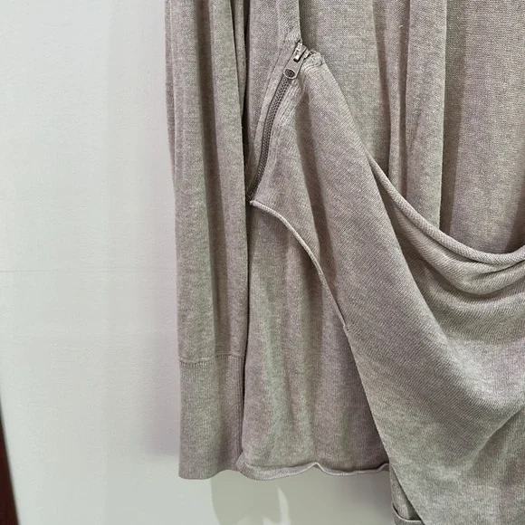 Abercrombie and Fitch Zip Up - Picture 3 of 8